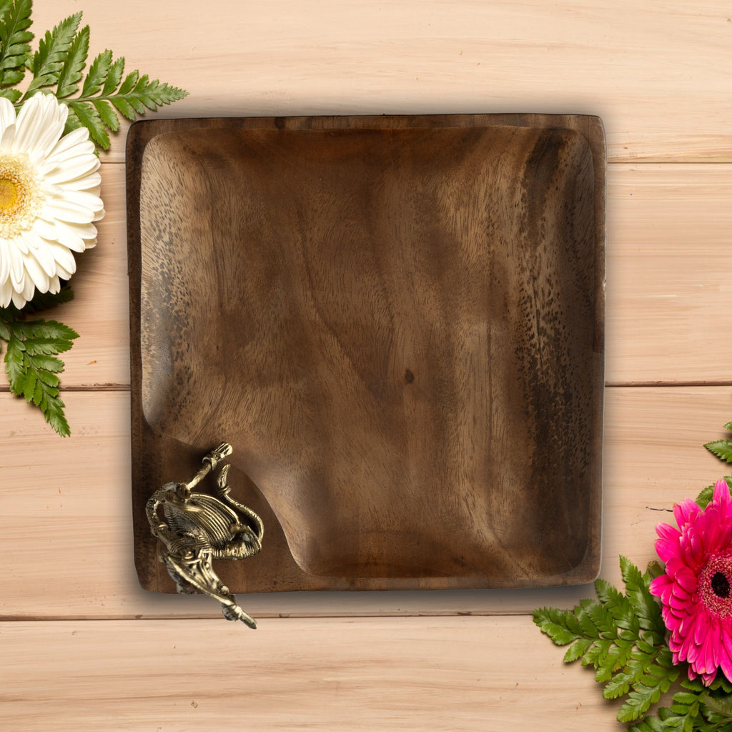SQUARE TRAY WITH FIGURE