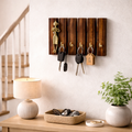 KEY HOLDER WITH FIGURE